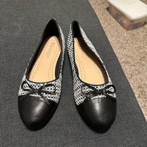 Size 10 flats